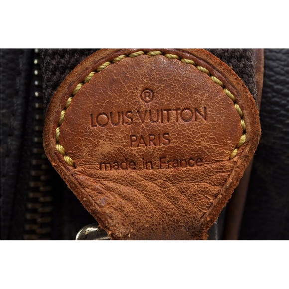 Louis Vuitton Reporter PM Monogram Crossbody Bag - Picture 10 of 16
